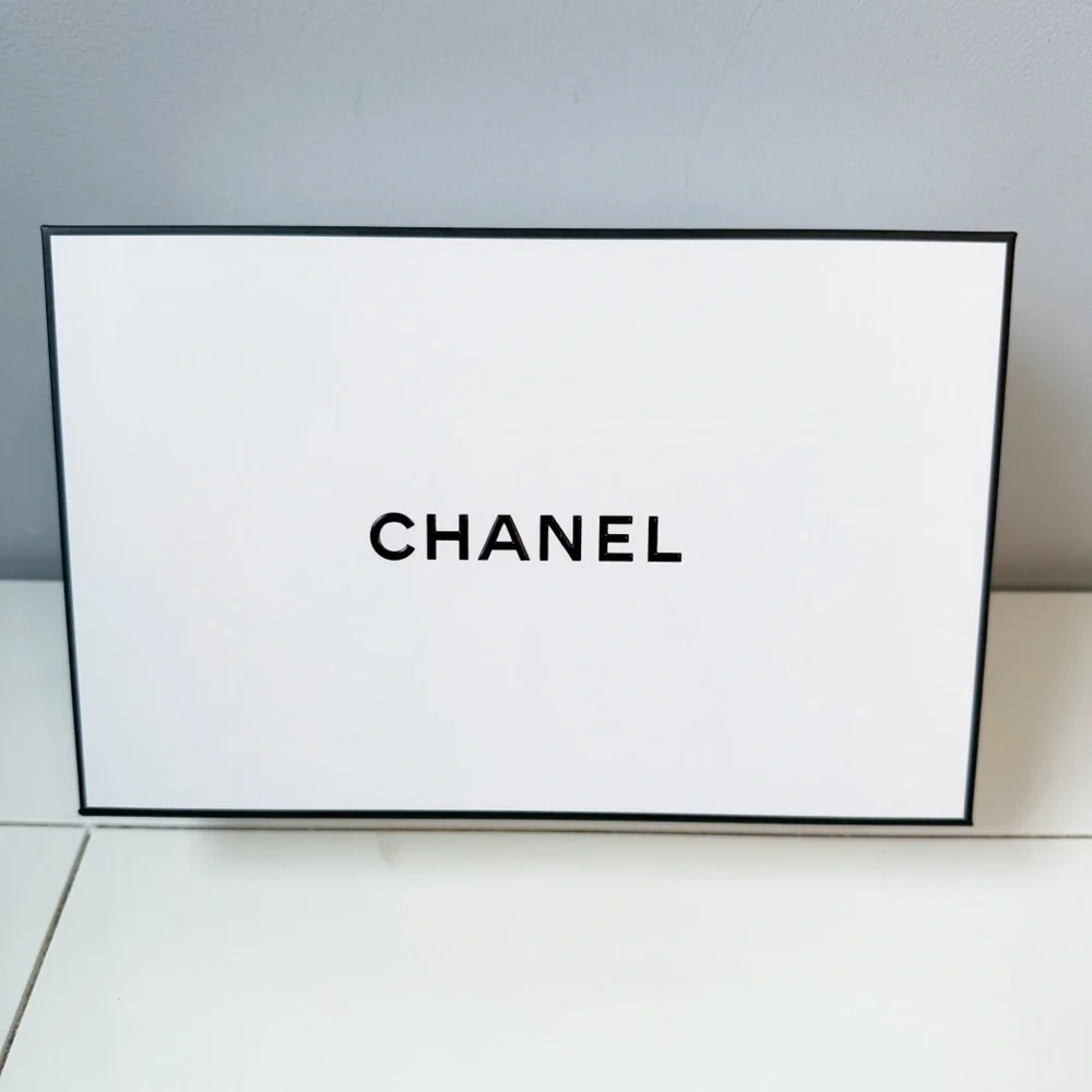 CHANEL White Gift Box w Black Ribbon